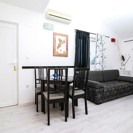 Apartments Alma Podgora Exterior foto