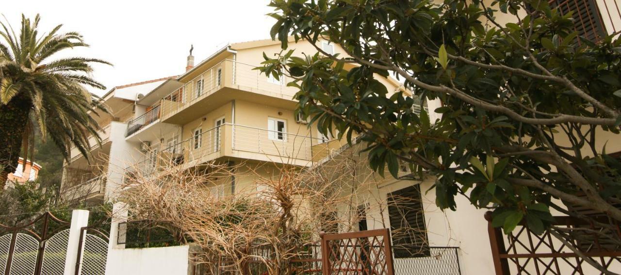 Apartments Alma Podgora Exterior foto